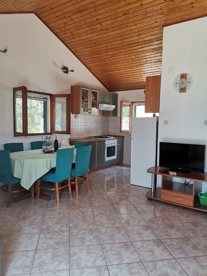 Holiday Home Vineyard House Bol Zewnętrze zdjęcie